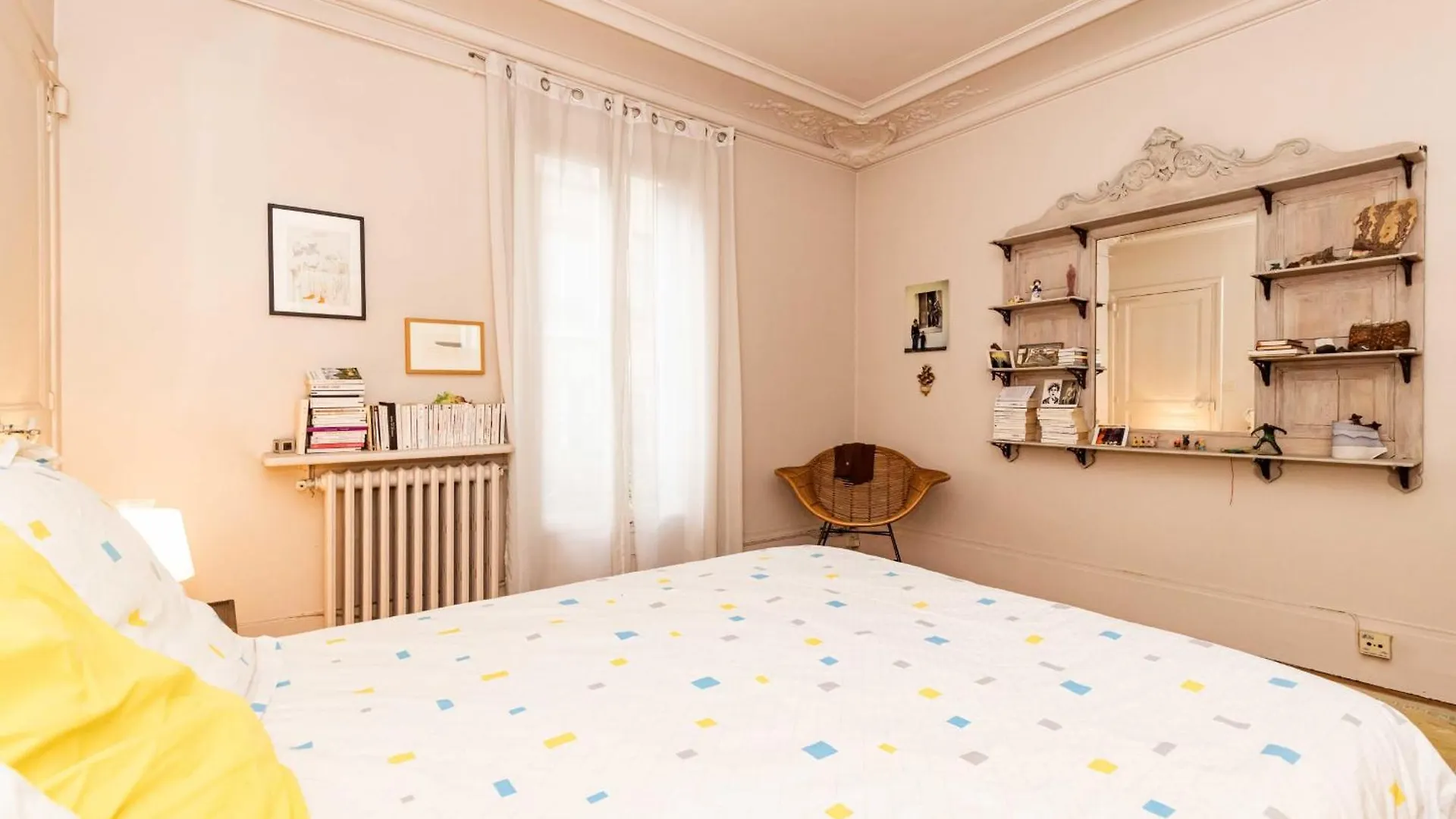 Holiday home Beautiful Large House In A Wooded Garden Villa Paris