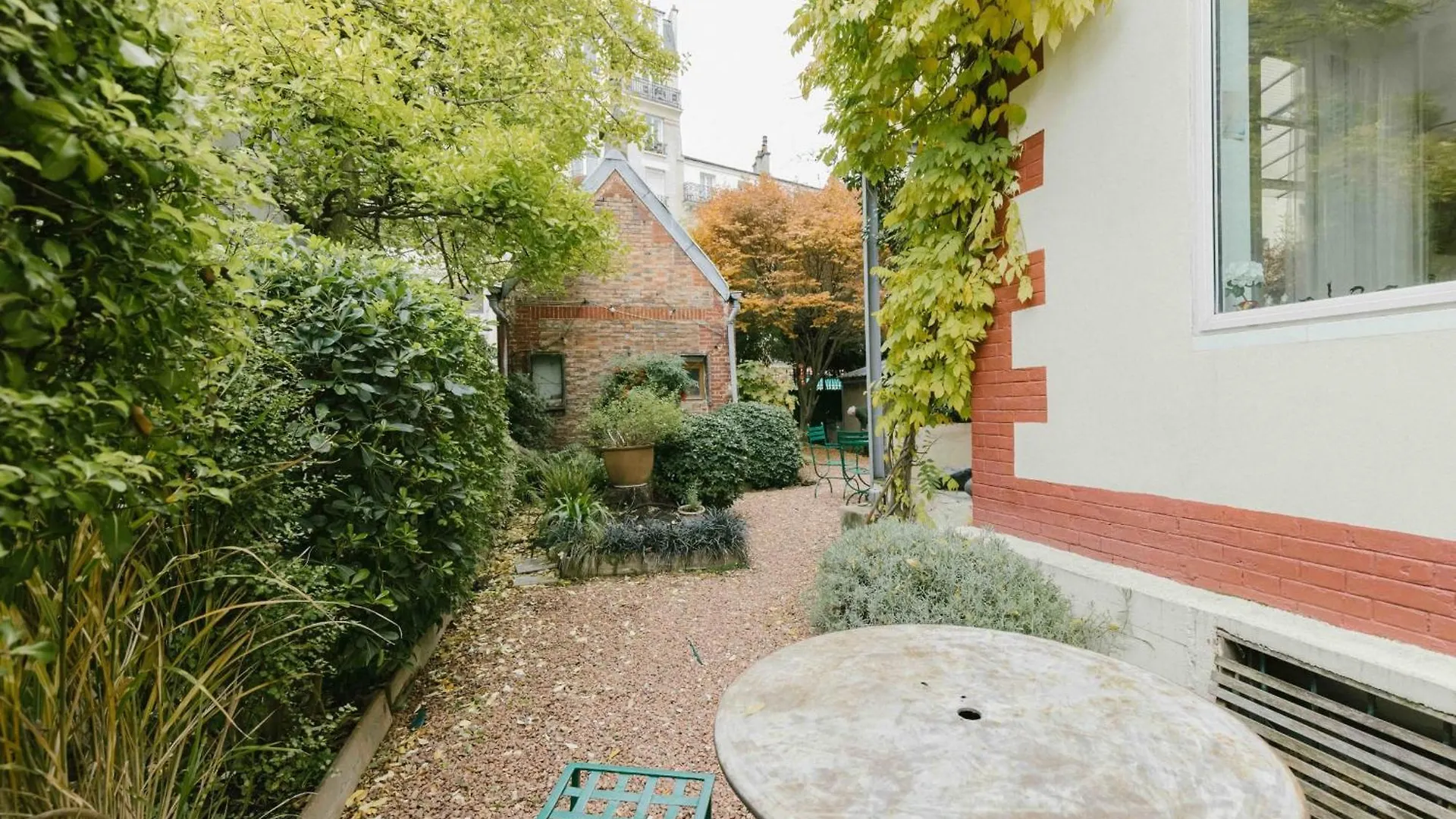 Holiday home Beautiful Large House In A Wooded Garden Villa Paris France